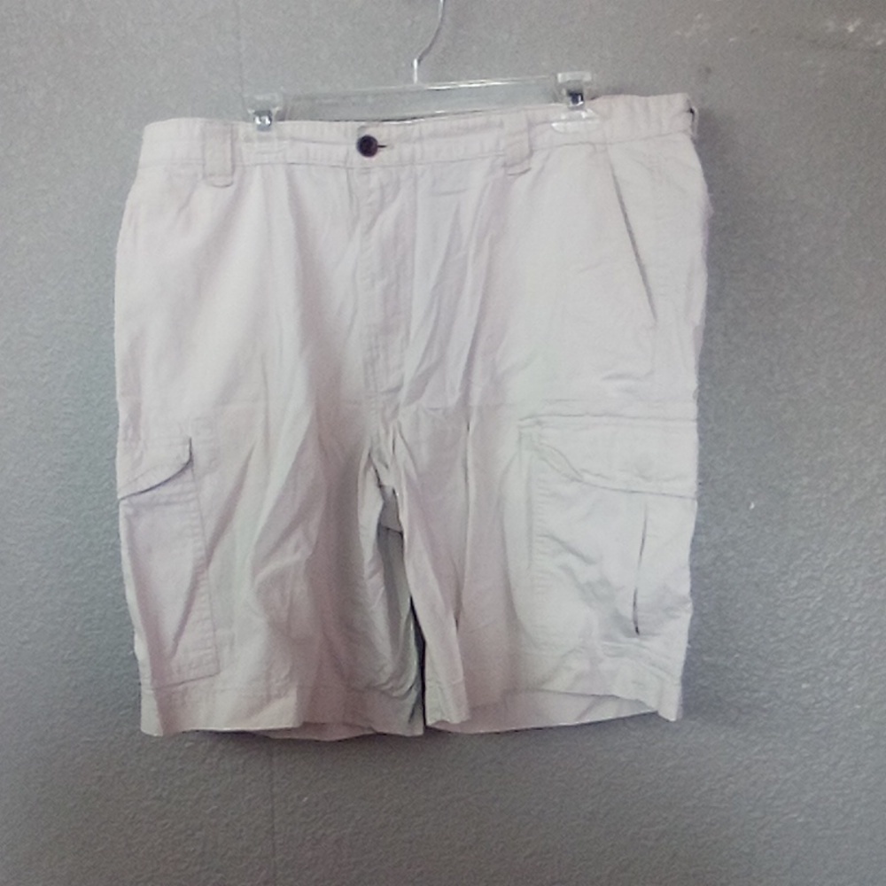 Chaps shorts size 38 ( Bag K )